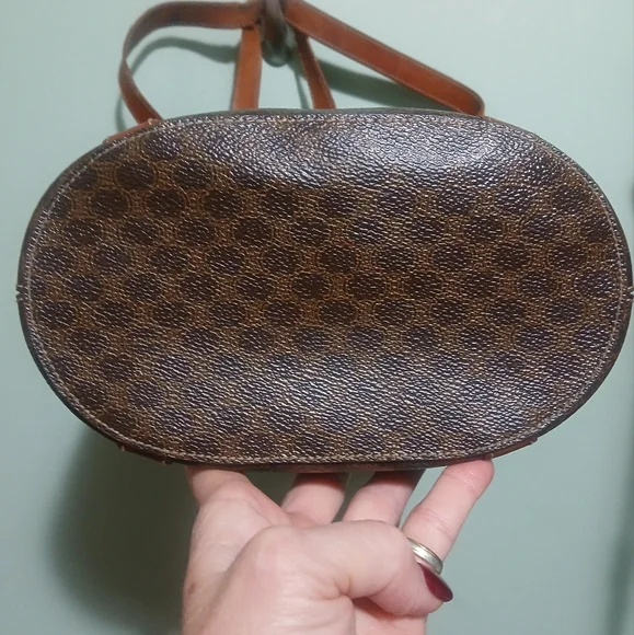 CELINE Vintage Bucket Bag - Picture 4 of 12